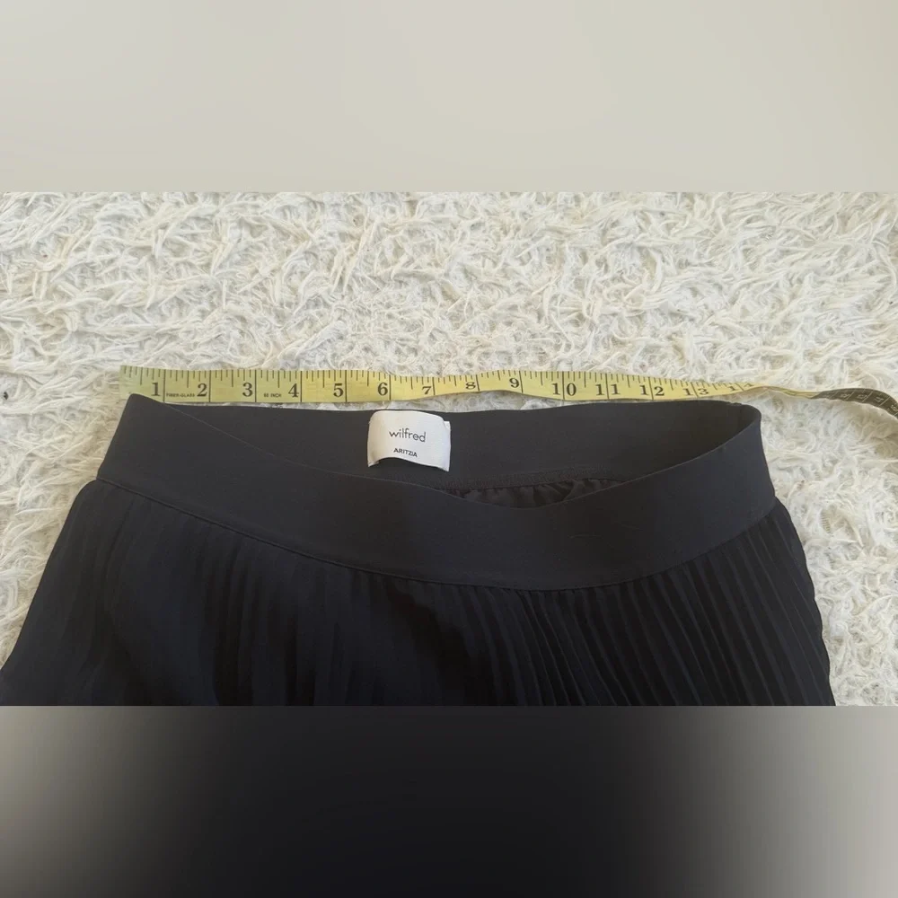 Aritzia Wilfred Twirl Pleated Skirt - Picture 6 of 10